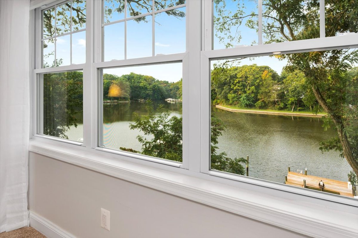 using energy efficient windows in waterfront home renovation